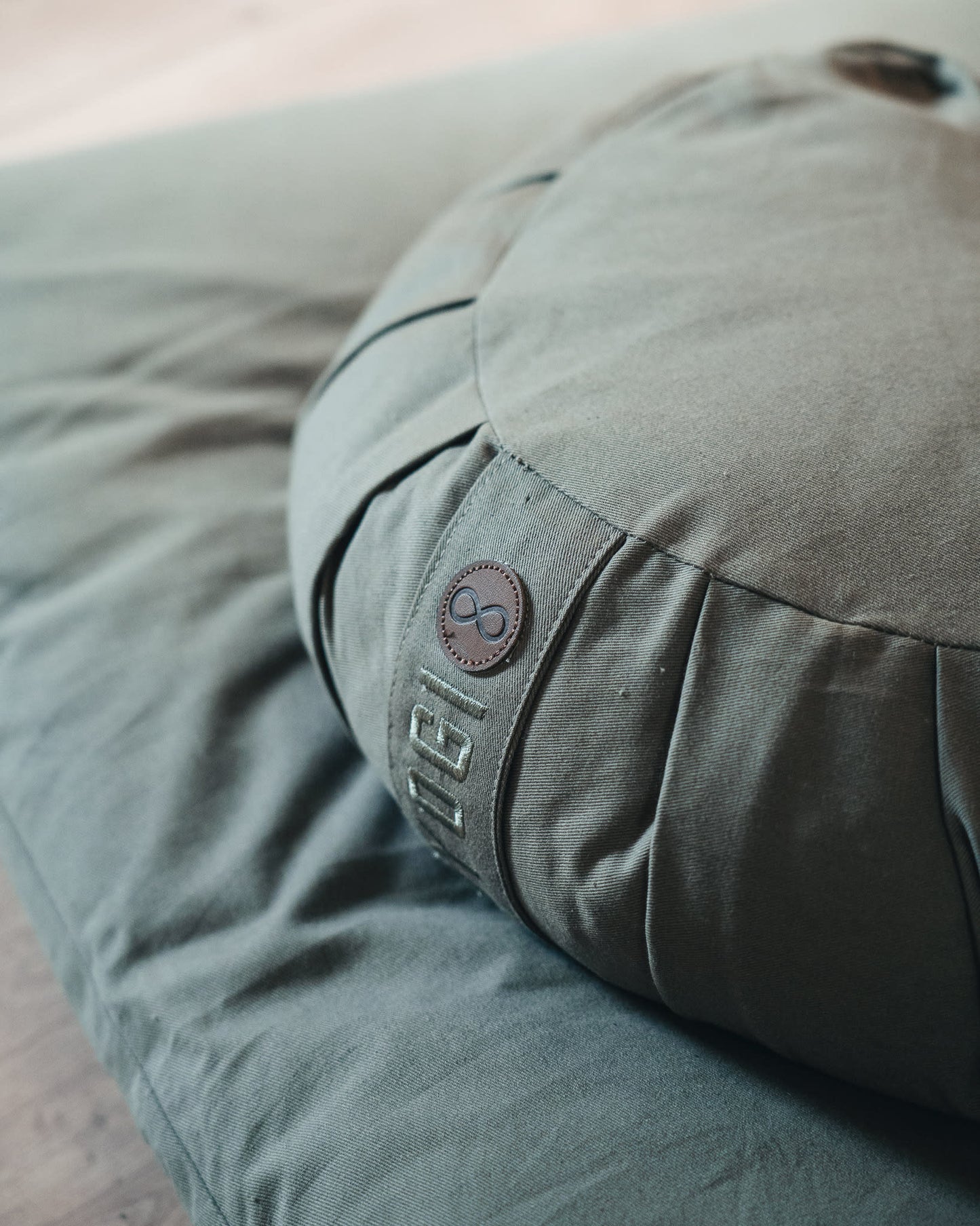 Begin meditation Crescent Bundle - Dark Olive