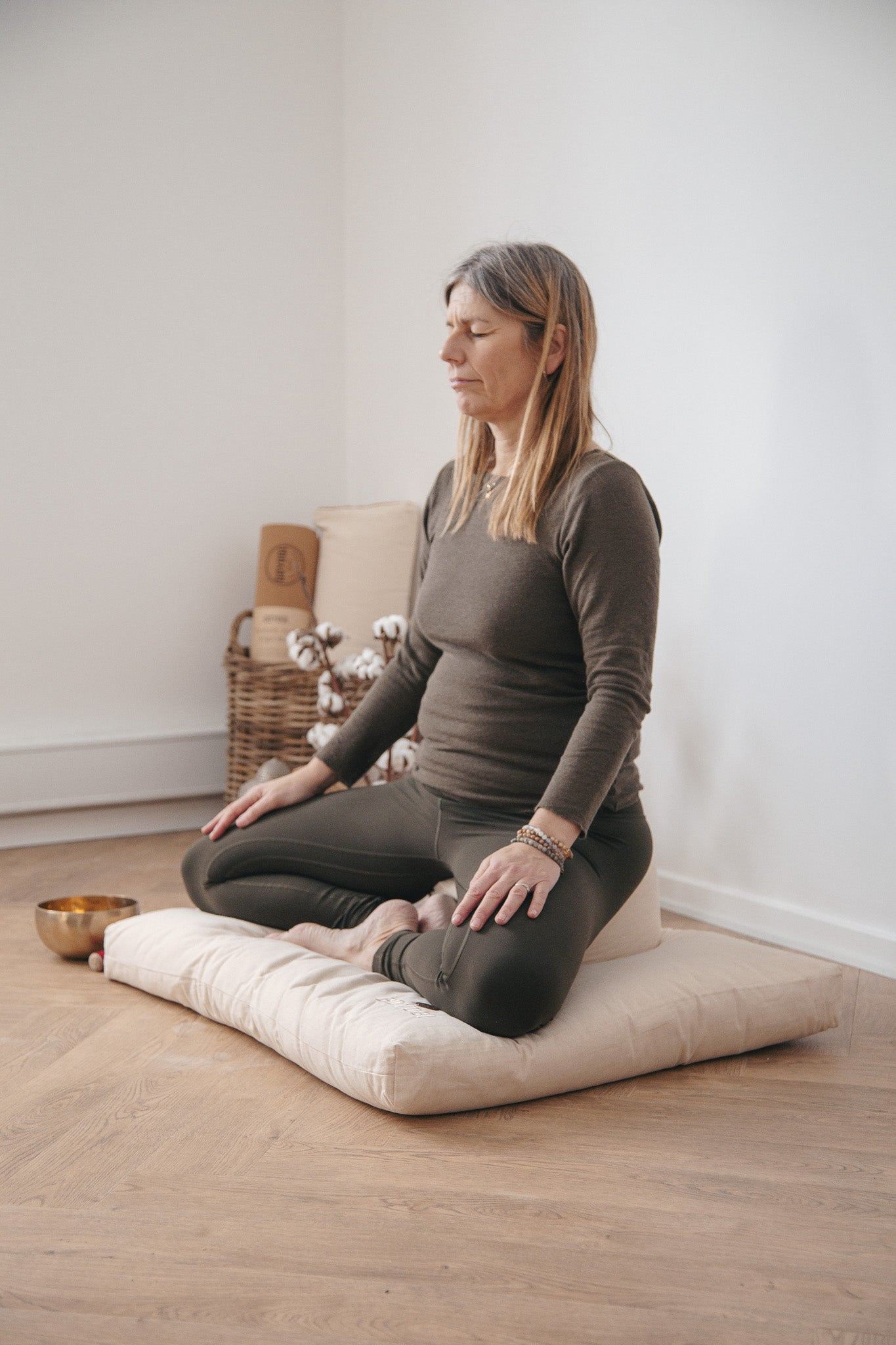 Calm Organic Cotton Round Meditation Cushion - Natural