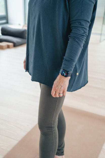 Lion Drapy Tee - Dusty Blue